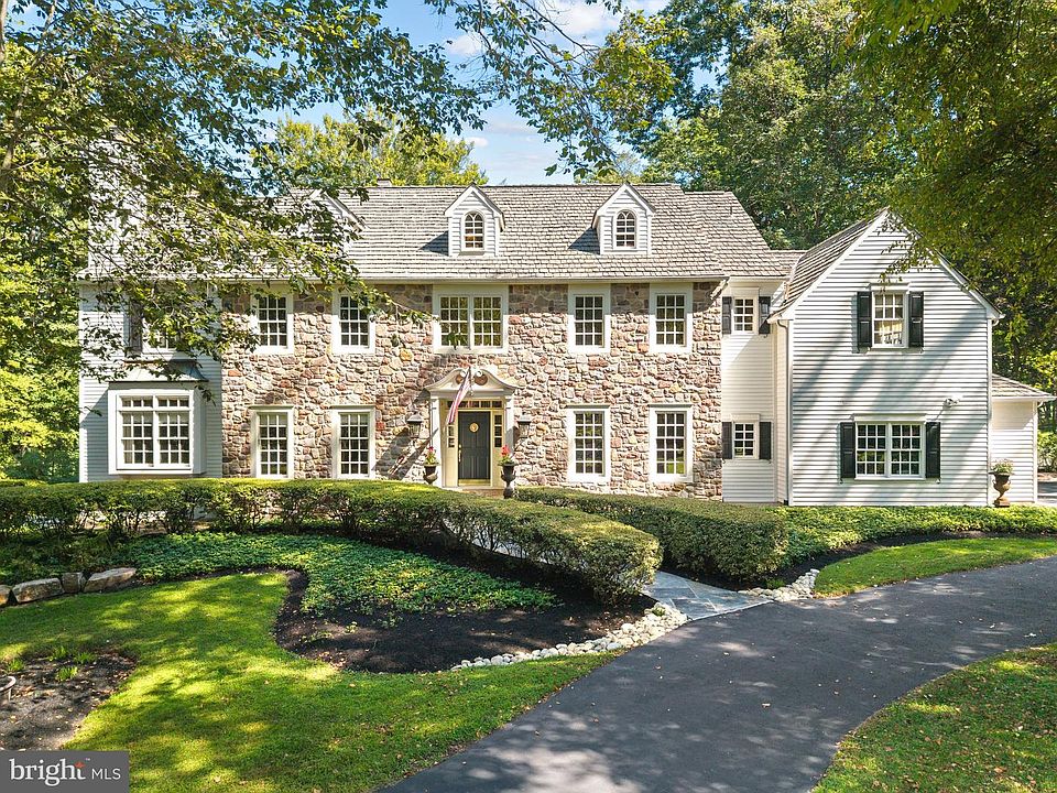 1st image of 31 Timber Knoll Dr