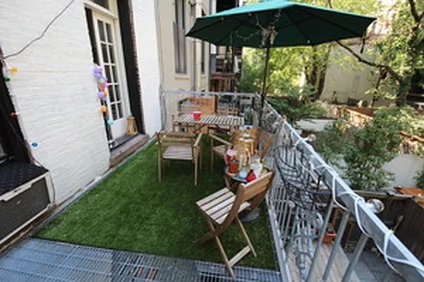 Rented by Harriet Brand, LREB | media 70