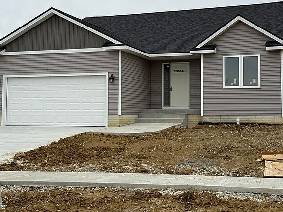 3rd image of 425 N West View Dr