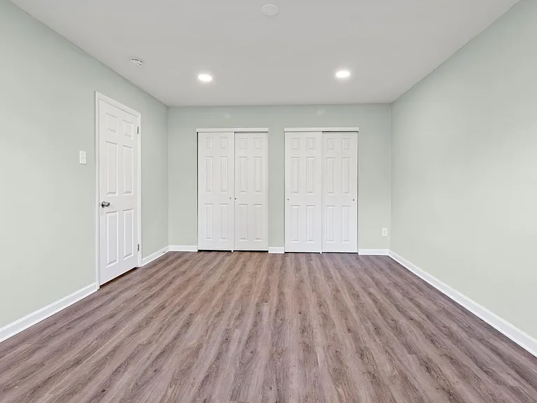 1240 E Washington Ln — Photo 3