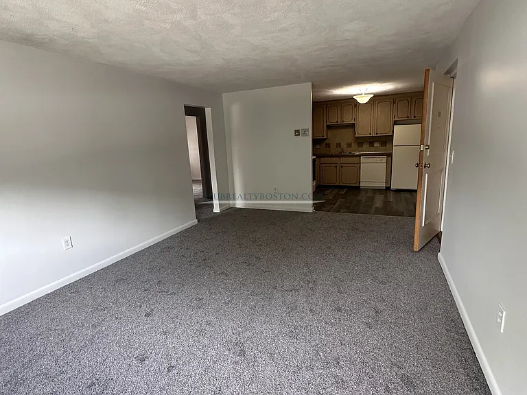 163 Lexington St #27 — Photo 11