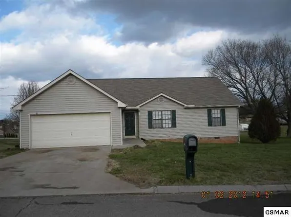 1416 Hillside Dr, Sevierville, TN 37876