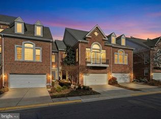 1919 Logan Manor Dr, Reston, VA 20190