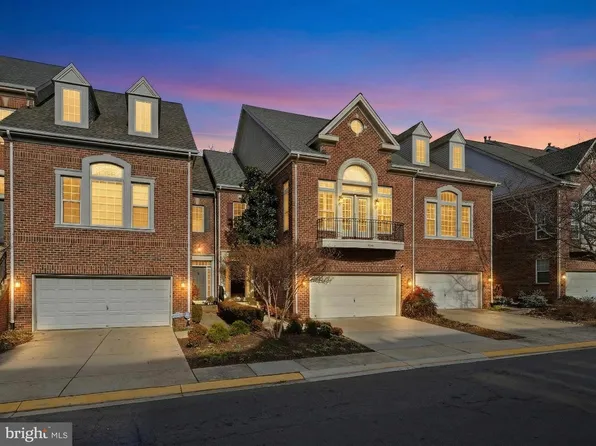 1919 Logan Manor Dr, Reston, VA 20190