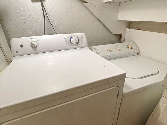 4th image of 2415 Octavia St #B