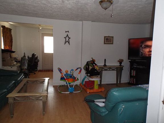 4th image of 235 Park St