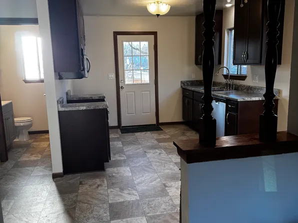 1230 N 9th Ave, West Bend, WI 53090