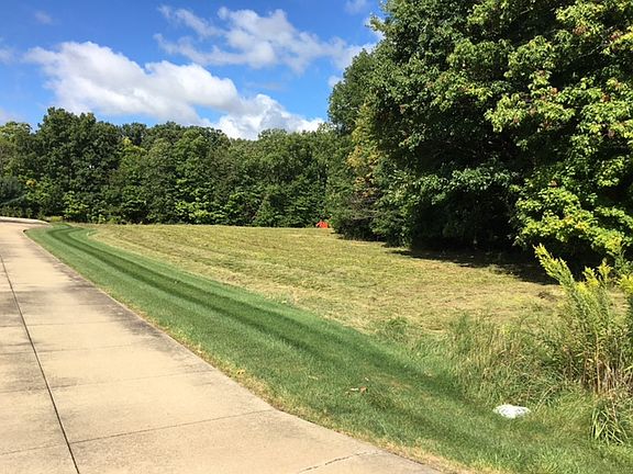 3rd image of 741 Huntley Dr