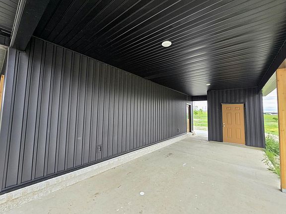 3rd image of 503 9th St