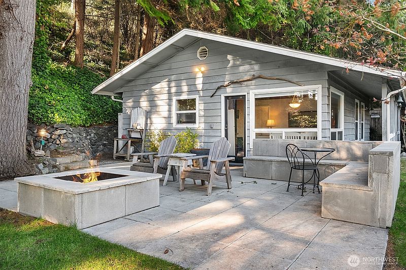 4th image of 6602 Cromwell Beach Drive NW