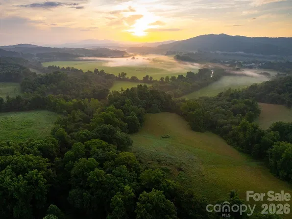 185 McKinney Rd, Etowah, NC 28729