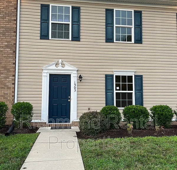 1503 Stonewall Manor Dr — Photo 1
