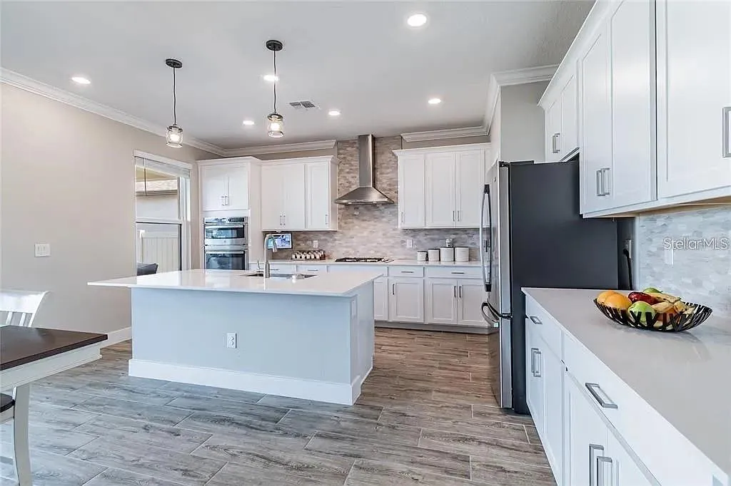 4 bed, 2.5 bath, 2627 sqft, $3,300 — Photo 4