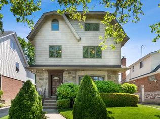 7037 173rd St, Fresh Meadows, NY 11365