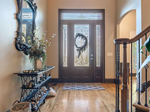 4th image of 164 Bridge Dr