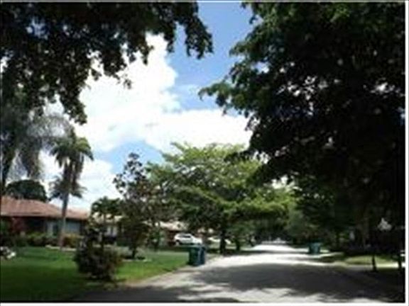 4th image of 1366 NW 111th Ave