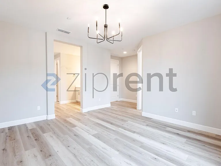2776 Elderberry St — Photo 21