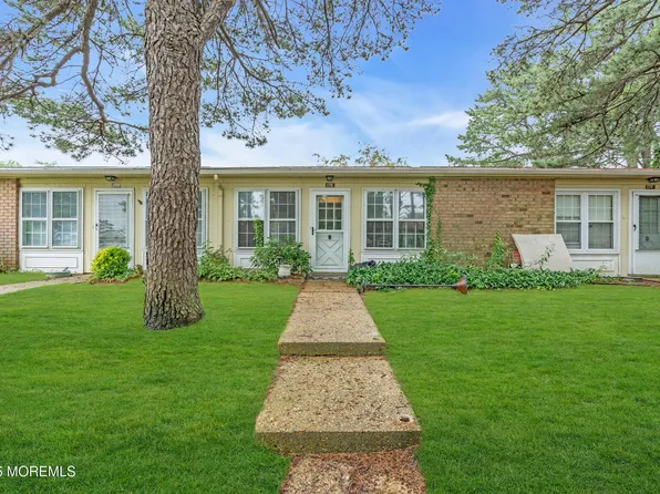 17E Cambridge Circle, Manchester, NJ 08759