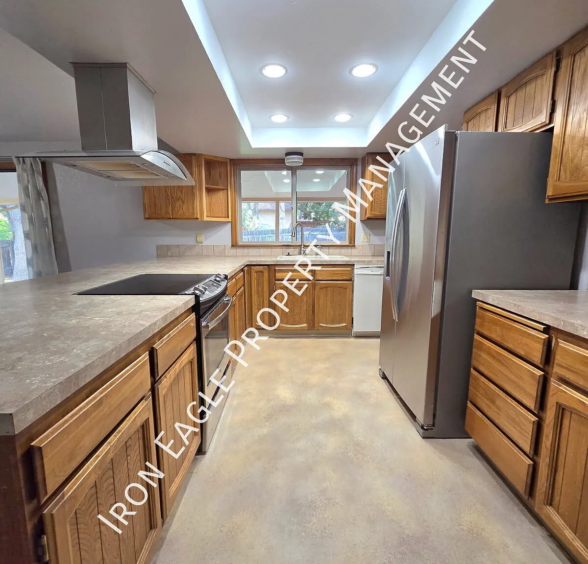 3 bed, 3.0 bath, 2003 sqft, $3,200 — Photo 3