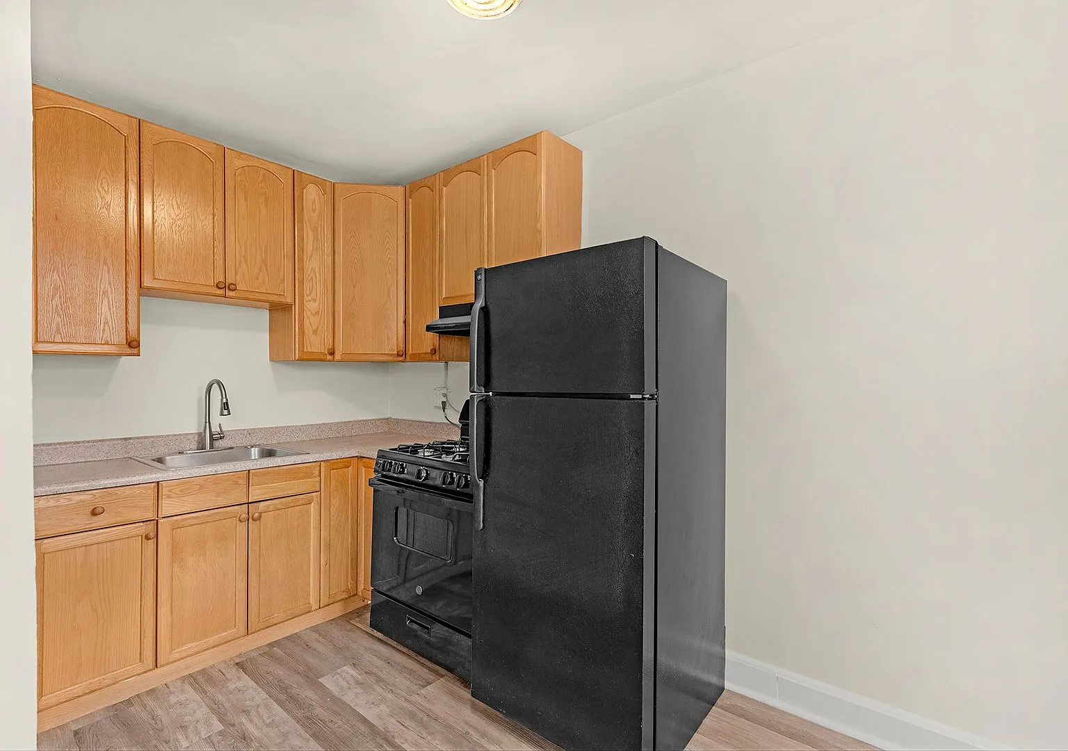 3706 W Franklin St Baltimore 21229 — Photo 3