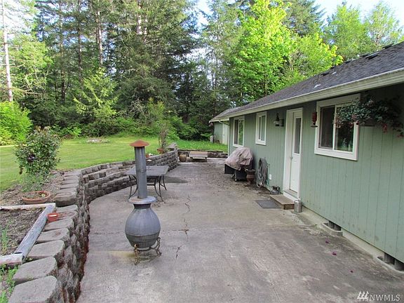 3rd image of 220 SE Yarrow Ln