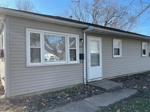 1104 Eastview Dr, Rantoul, IL 61866