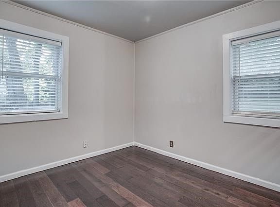 3rd image of 4649 Haskell Ave