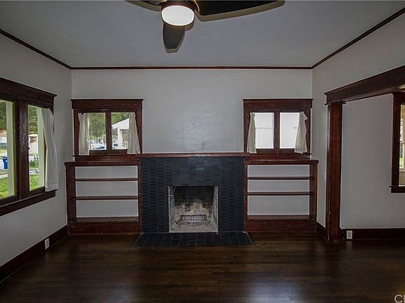 4th image of 3576 Locust St