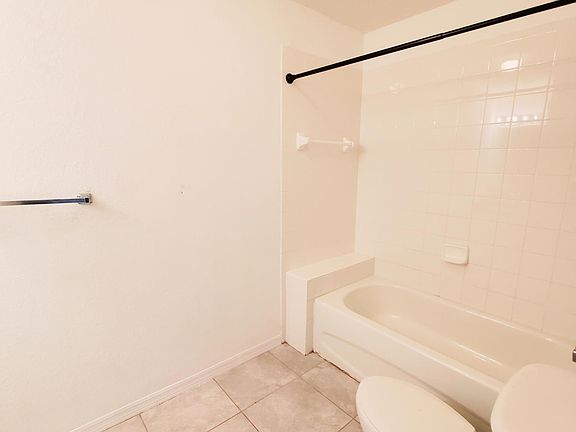 5th image of 2078 NE 167th St #1