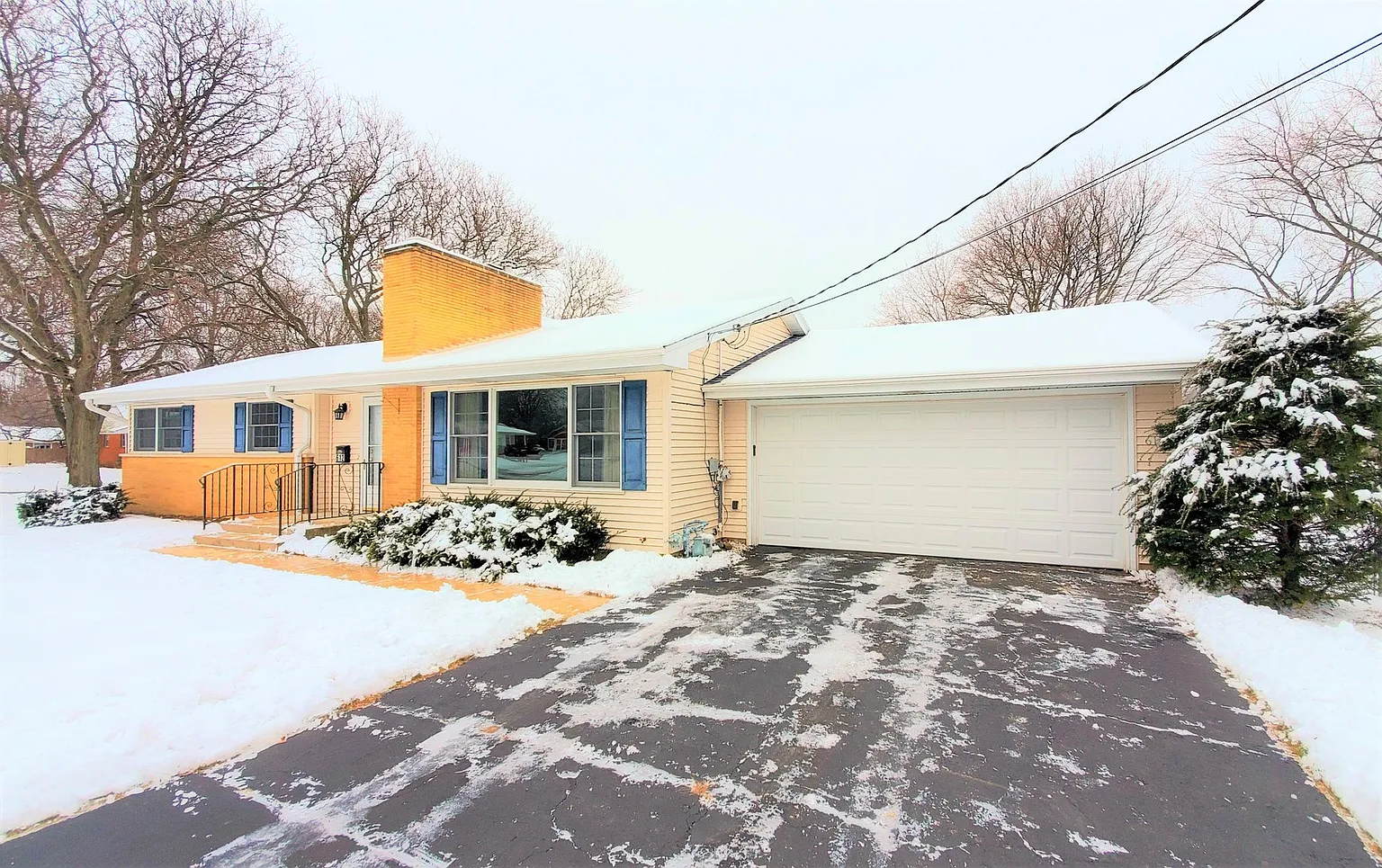 612 Park St photo 1