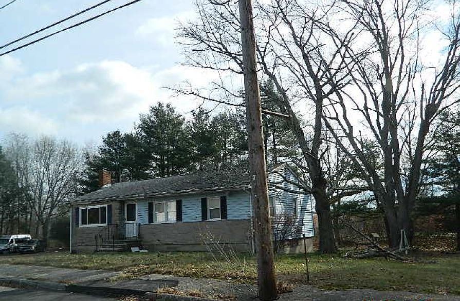 2nd image of 15 Alice Rd