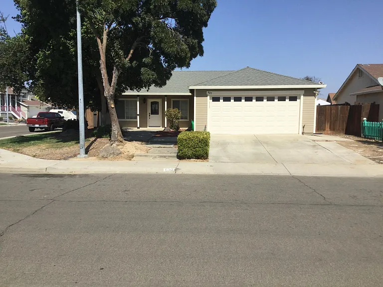627 Lady Slipper Ln — Photo 1