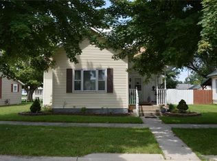709 S Court St, Wapakoneta, OH 45895