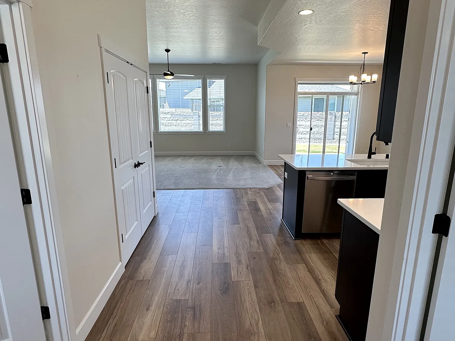 3 bed, 1600 sqft, $2,750 — Photo 3
