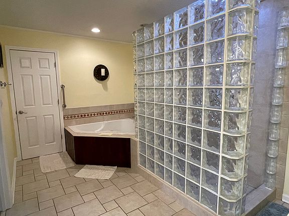 2nd image of 131 Fenner Ave