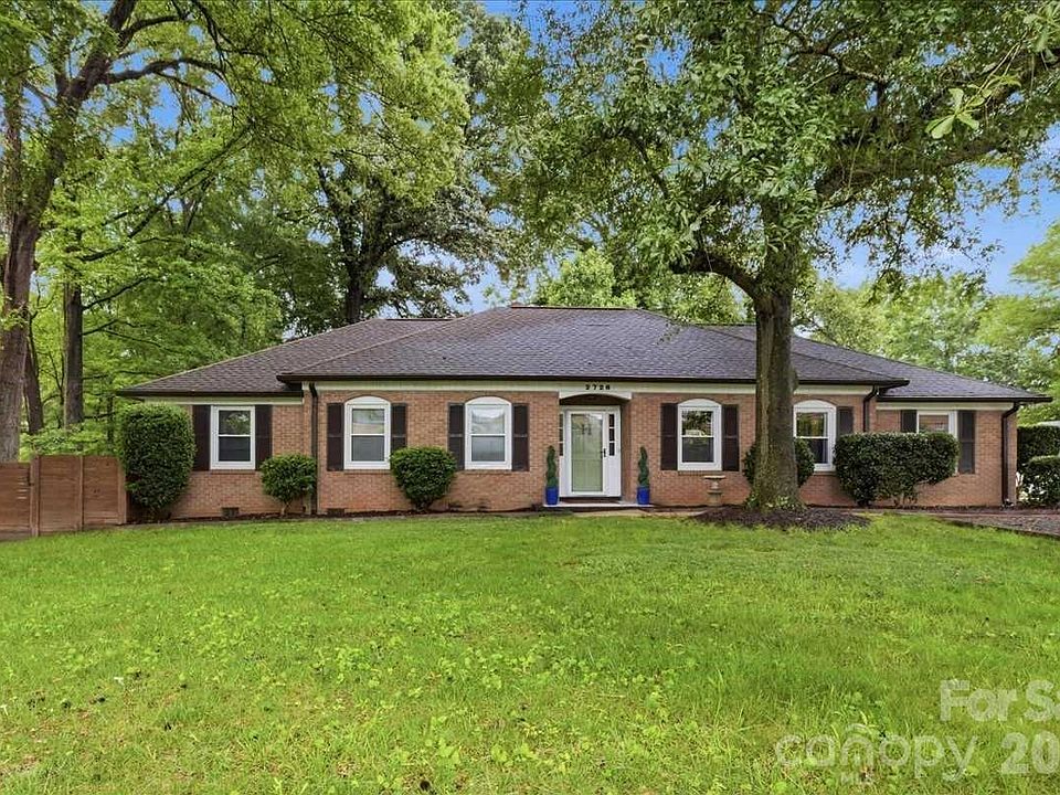 1st image of 2728 India Hook Rd