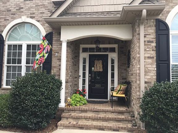 2nd image of 205 Loudoun Dr