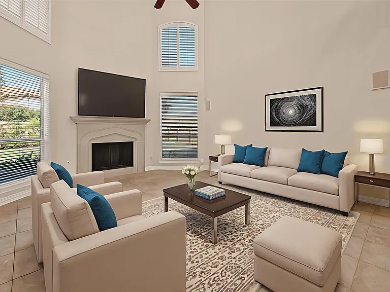 2210 Bywater Dr — Photo 3