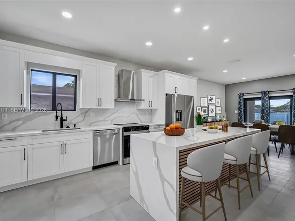 5241 SW 25th St, Hollywood, FL 33023