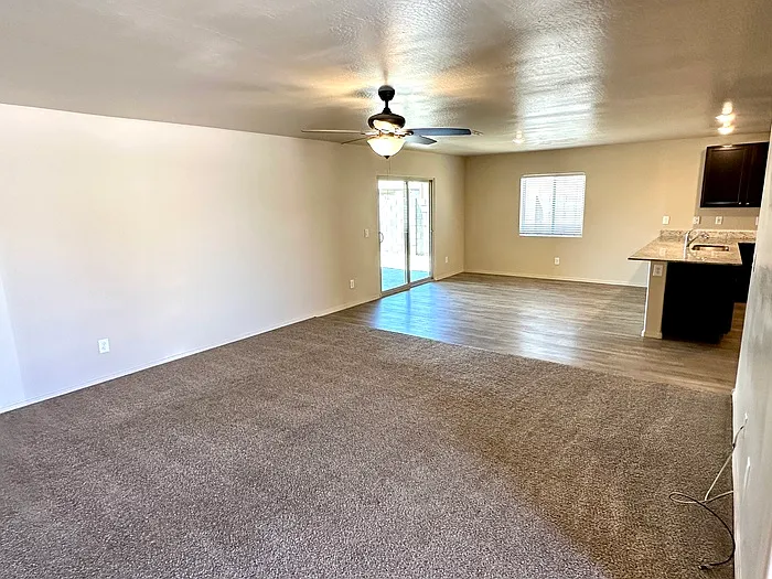Building Photo - 537 W Pintail Dr