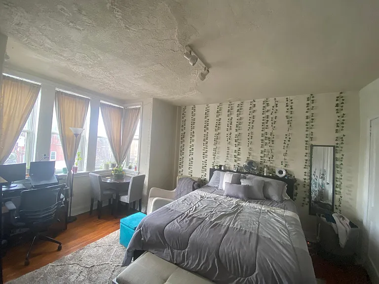 413 S 42nd St #7 — Photo 3