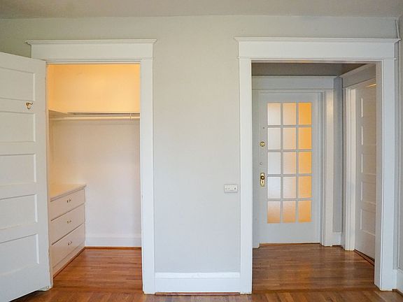 4th image of 2943 SE Alder St APT 24