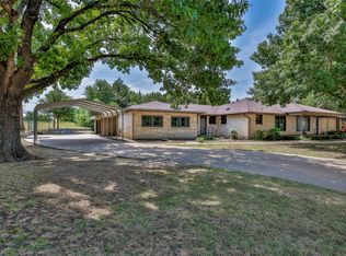 1406 W California St, Gainesville, TX 76240
