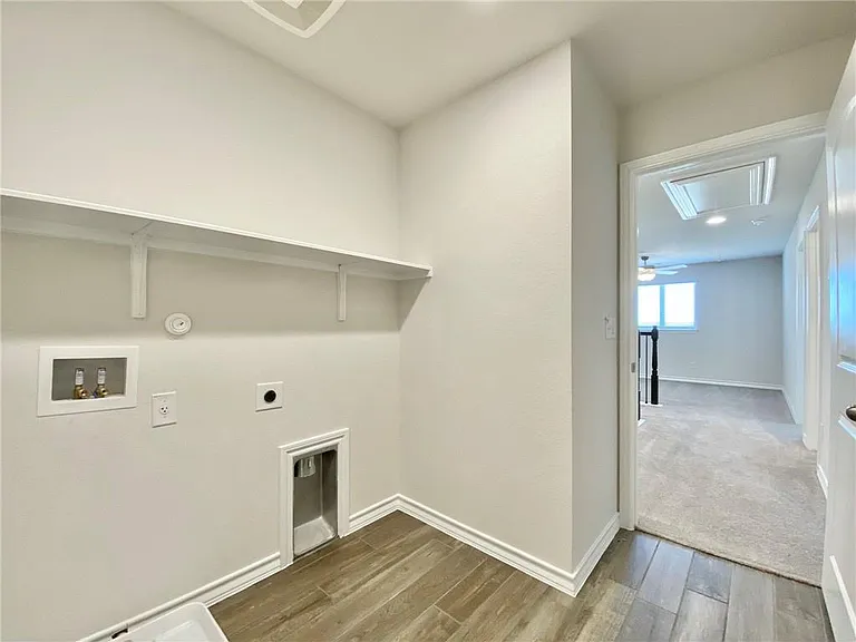208 Caisson Trl — Photo 32