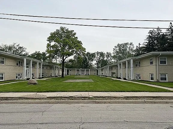 1026 E Division St #B — Photo 1