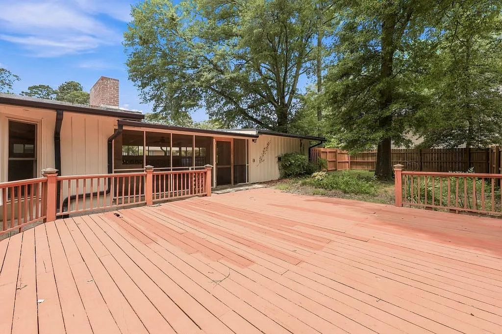 3 bed, 2.0 bath, $2,500 — Photo 3