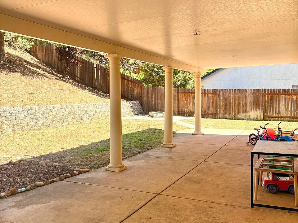 1st image of 111 Gisler Ct