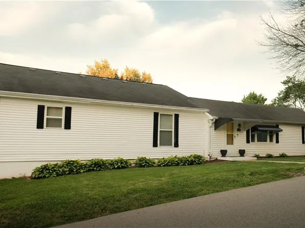 4601 Orchard Rd, Saint Joseph, MO 64505