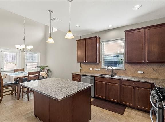 4th image of 1910 Woodhaven Ct
