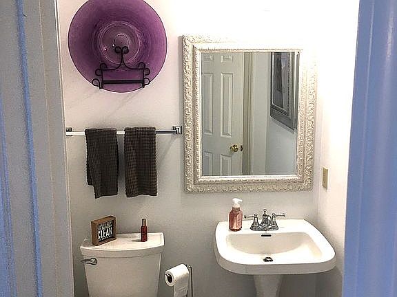 1/2 Bath